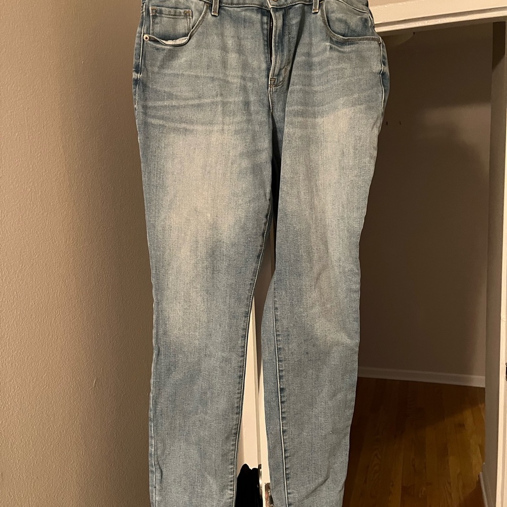 Old Navy Light Wash skinny Jeans